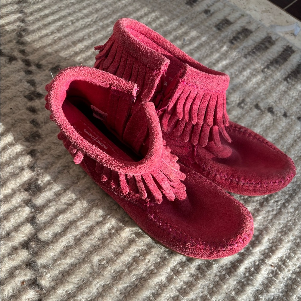 Minnetonka Pink Suede Fringe Boots